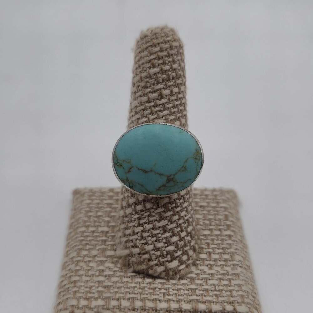 Size 8.25 Sterling Silver Oval Turquoise Stone Ring A3007